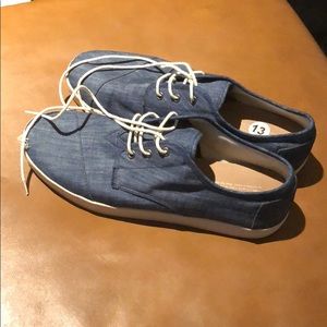 Toms shoes